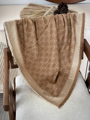 روسری پشمی گوچی